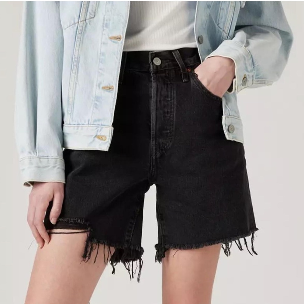 LEVI’S • Premium 501 Mid Thigh Women’s Shorts W27